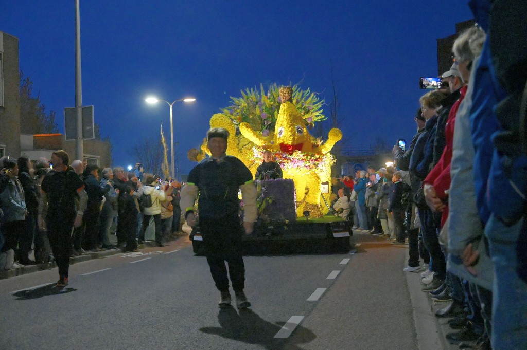 ../Images/Verlicht bloemencorso 2025 069.jpg